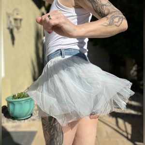 Stretchy Jeans shorts with tulle skirt